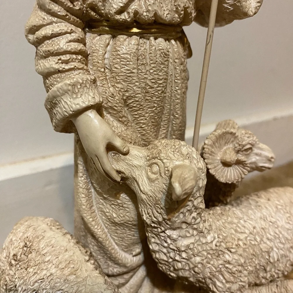 💫 10” Tall Shepherd with Lambs Statue - Picture 3 of 12